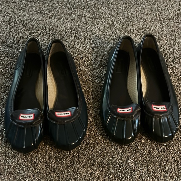 2 pair Hunter rubber ballet flats, navy and green. Good condition. - Picture 1 of 2